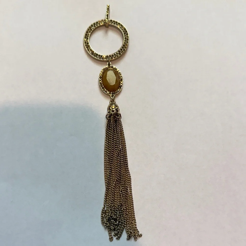 Elegant Gold Tassel Pendant Necklace